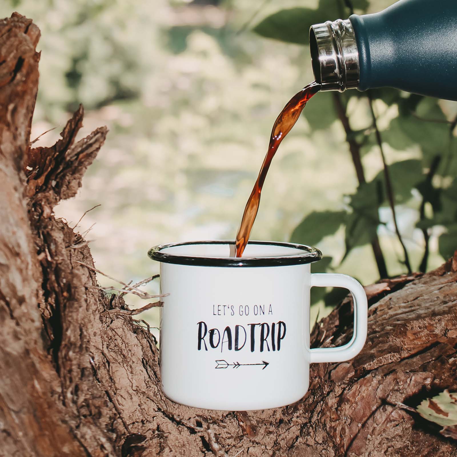 Emaille Tasse "Let's go on a Roadtrip"