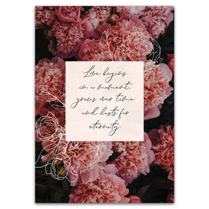 Postkarte "Love begins in a moment, grows over time and lasts for eternity"